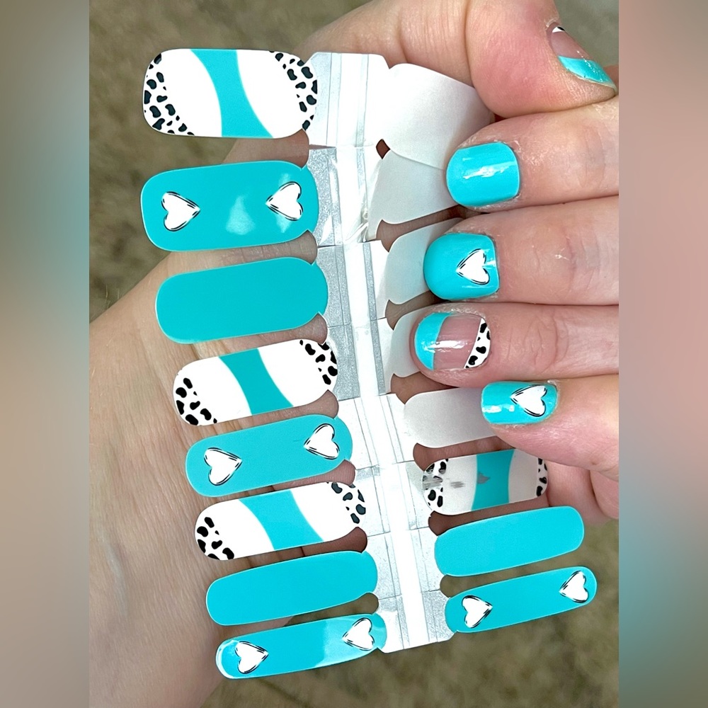 Turquoise and heart nail wraps